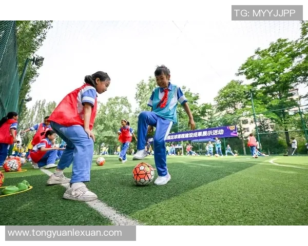 李丽的足球人生：从青涩少女到职业球员的成长之路