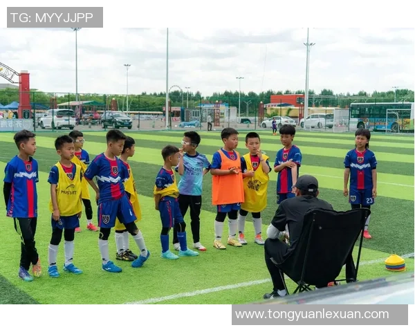 高清足球明星娃娃壁纸精选让你的手机桌面充满活力与激情