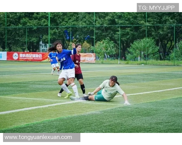 重庆足球队与成都足球队赛后分析实力对比与未来展望 重庆足球队与成都足球队赛后分析实力对比与未来展望