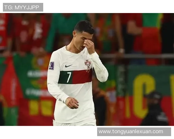 足球巨星退役时泪流满面感人瞬间回顾与球迷的深情告别 足球巨星退役时泪流满面感人瞬间回顾与球迷的深情告别